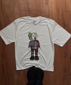 UNIQLO OFFICIAL TEE