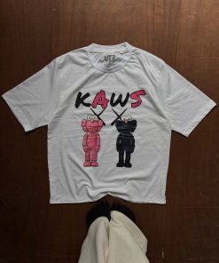 UNIQLO OFFICIAL TEE