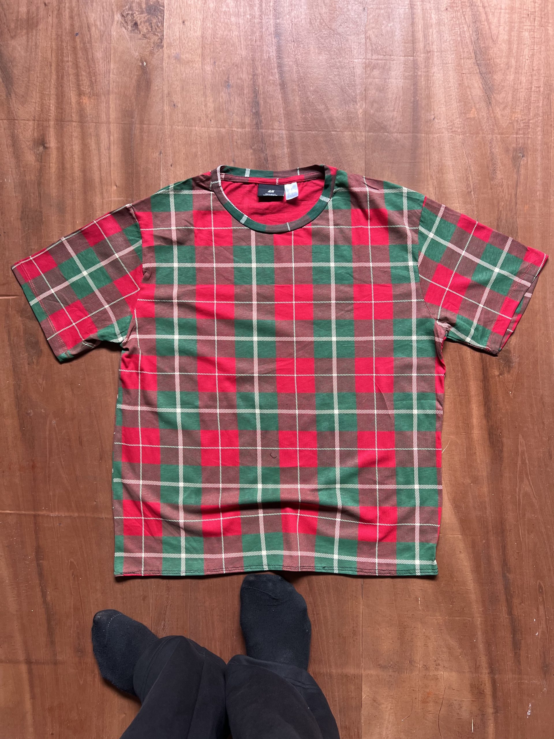 H&M OFFICIAL TEE