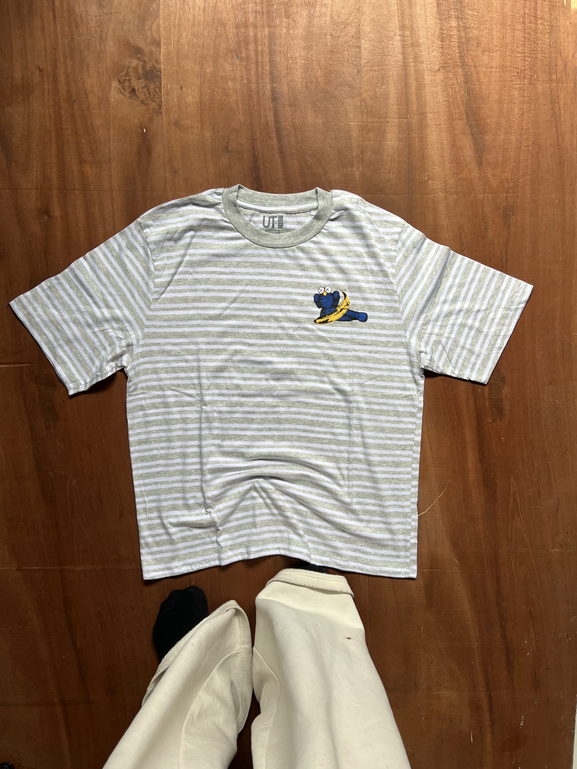 UNIQLO OFFICIAL TEE