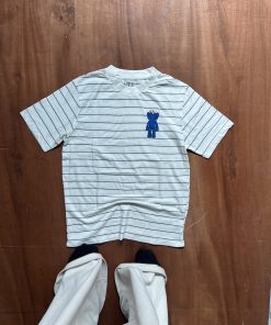 UNIQLO OFFICIAL TEE